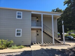 Building Photo - 1785 Bellevue St SE