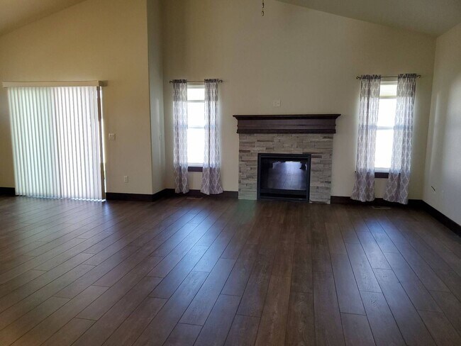 Foto del edificio - Beautiful 3 bedroom 2 bath home in Hayden