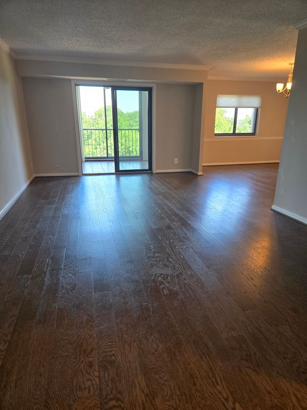 Foto principal - 5902 Mt Eagle Dr