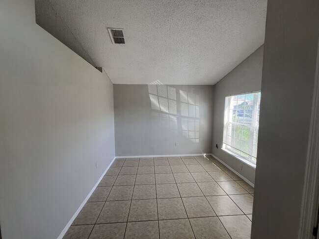 Foto del edificio - 13226 Glenbarrow Ct
