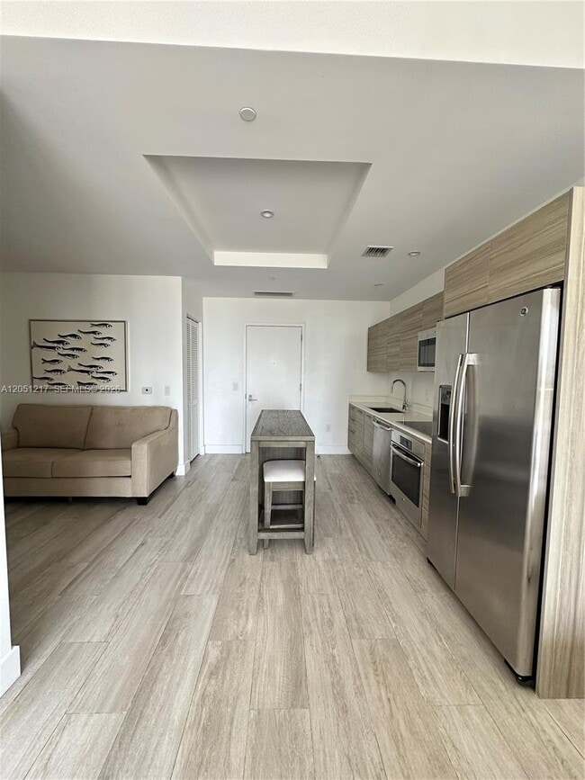 Foto del edificio - 121 NE 34th St