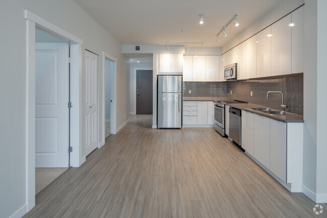 1BR + Den, 1BA - 639SF - Hawthorne at Timber Court