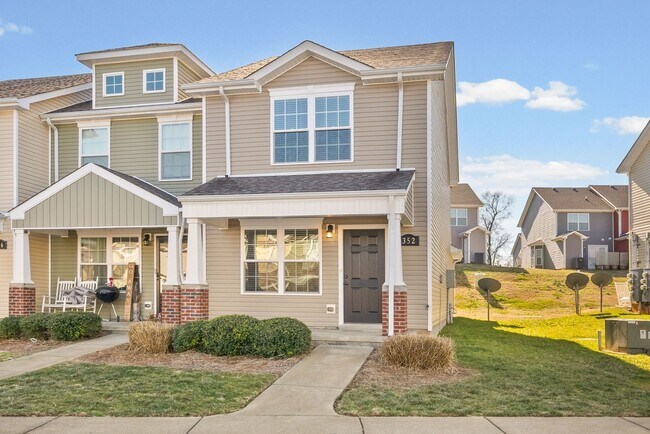 Building Photo - Beautiful 2 Bedroom 2 1/2 Bath Condo For Rent Near Beachaven Vineyard!