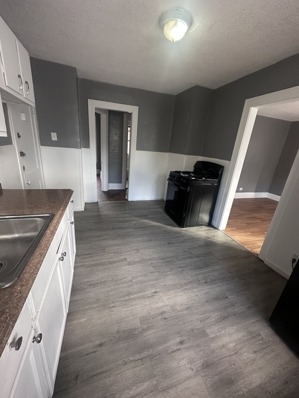 Building Photo - 13303 Southview Ave