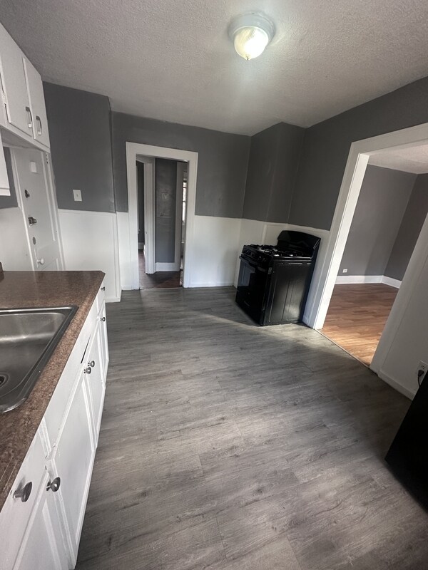 Foto del edificio - 13303 Southview Ave