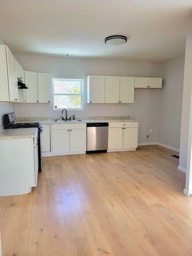 Foto del edificio - Renovated and Ready to Rent...340 N Aurora Collinsville