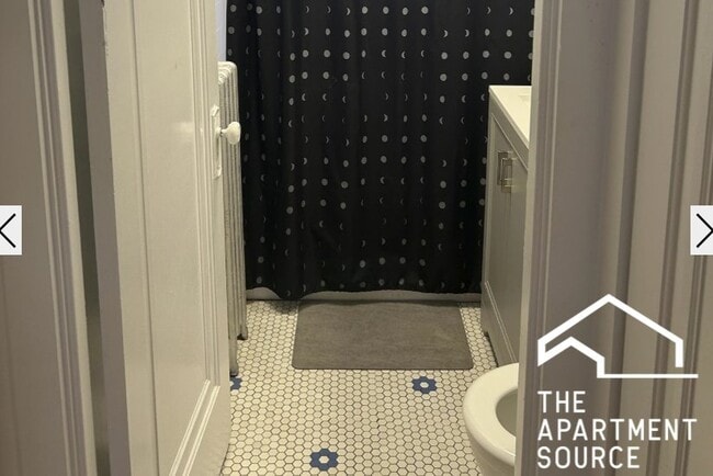 Photo - 1911 W Larchmont Ave Apartment