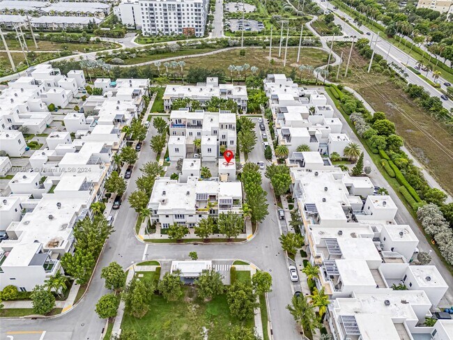 Foto del edificio - 10560 NW 64th Terrace
