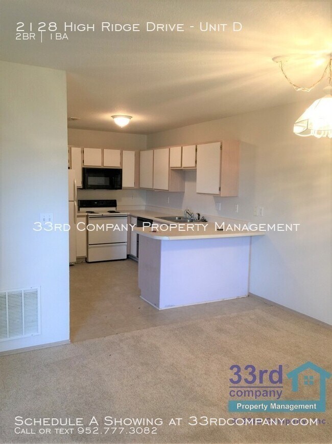 Building Photo - Pleasant Hill 2 Bedroom Duplex!