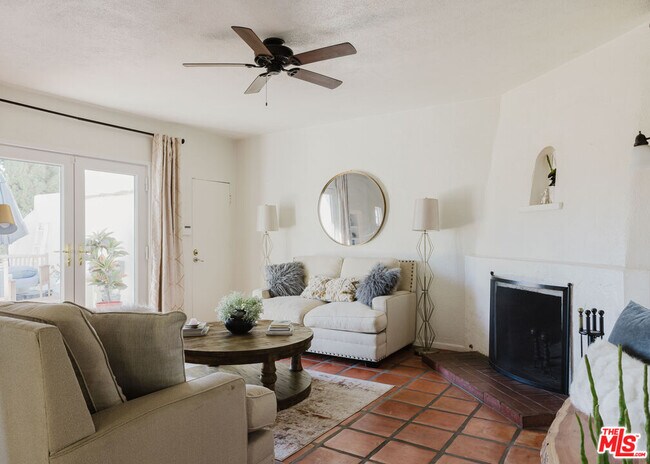 Foto del edificio - 2041 Glencoe Way