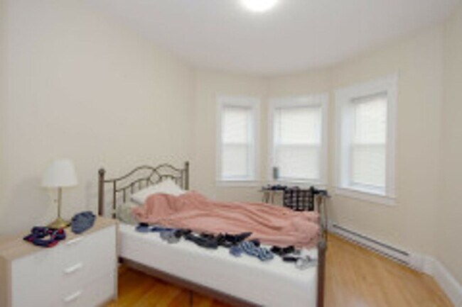Foto del edificio - Mission Hill two bed….