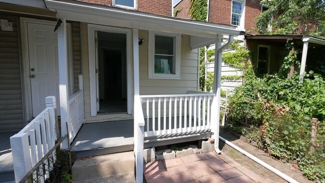 Building Photo - Completely Renovated Interior Row House 4B...