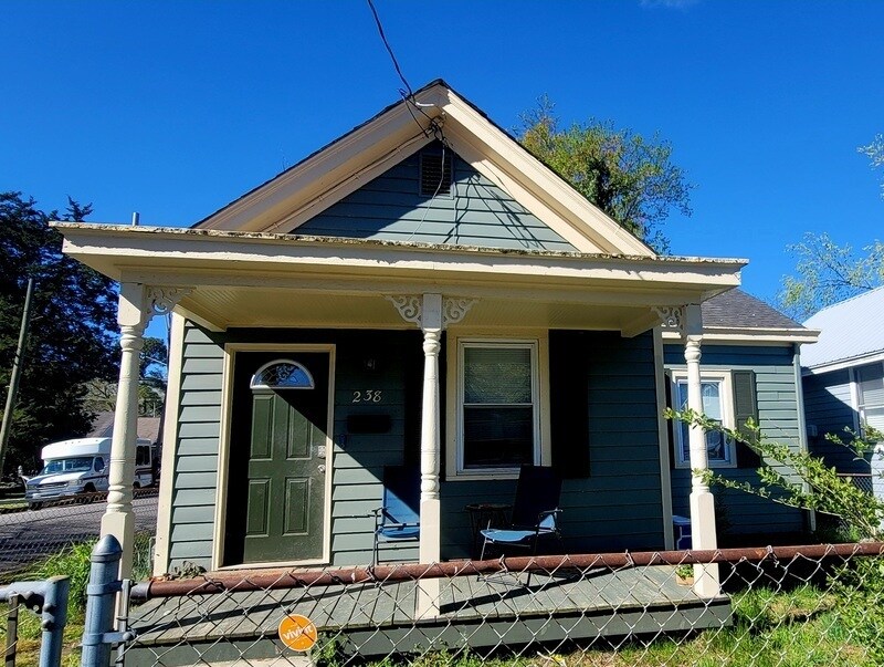 Primary Photo - 238 E 36th St