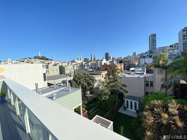Building Photo - 641 Chestnut St
