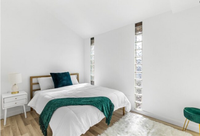 Foto del edificio - 626 N Hampton Rd