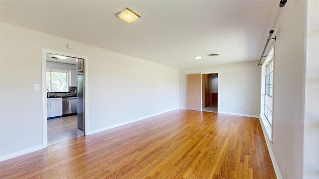 Foto del edificio - 203 W Brookside Dr