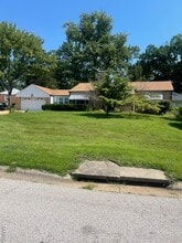 Building Photo - 253 Turf Ct