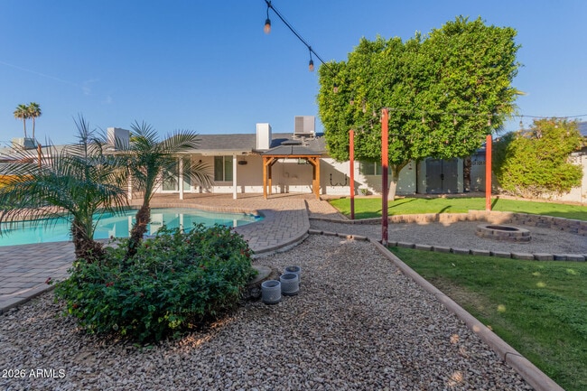 Building Photo - 2003 N Los Arboles Ct