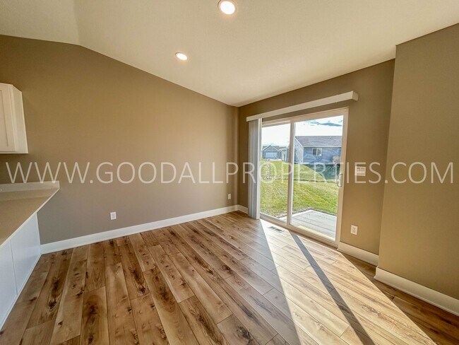 Foto del edificio - New 4 Bedroom Ranch home on a Cul-de-sac b...