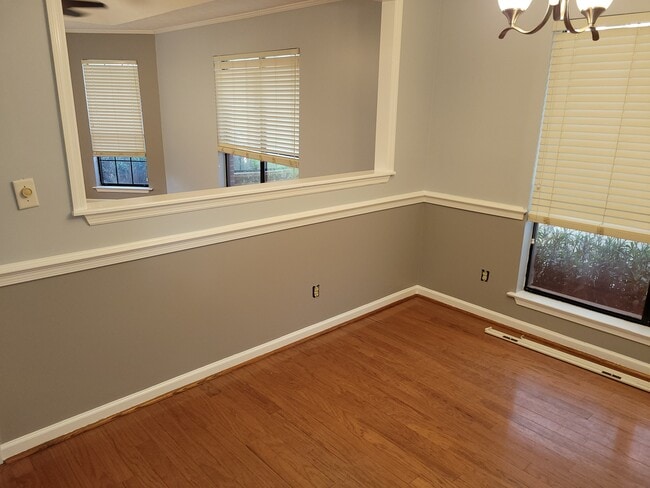 Building Photo - 4018 Beardsley Dr