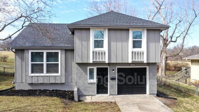 Building Photo - 11136 Spring Valley Rd