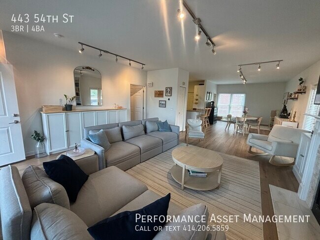 Foto del edificio - Harbor View 3BED/4BATH Kenosha Townhouse