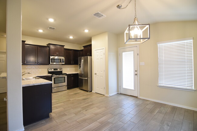 Building Photo - 1411 Amber Dawn Dr