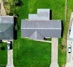 Building Photo - 800 Willow Dr