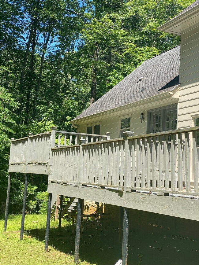 Building Photo - 10209 Whitestone Rd