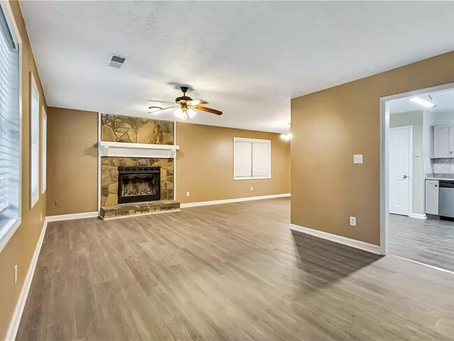 Building Photo - 3489 Mustang Dr