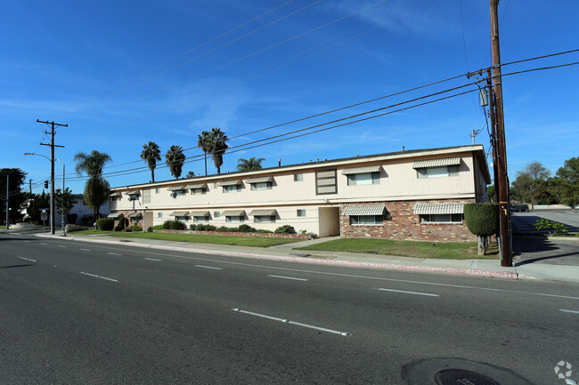 Building Photo - 11171 Chapman Ave