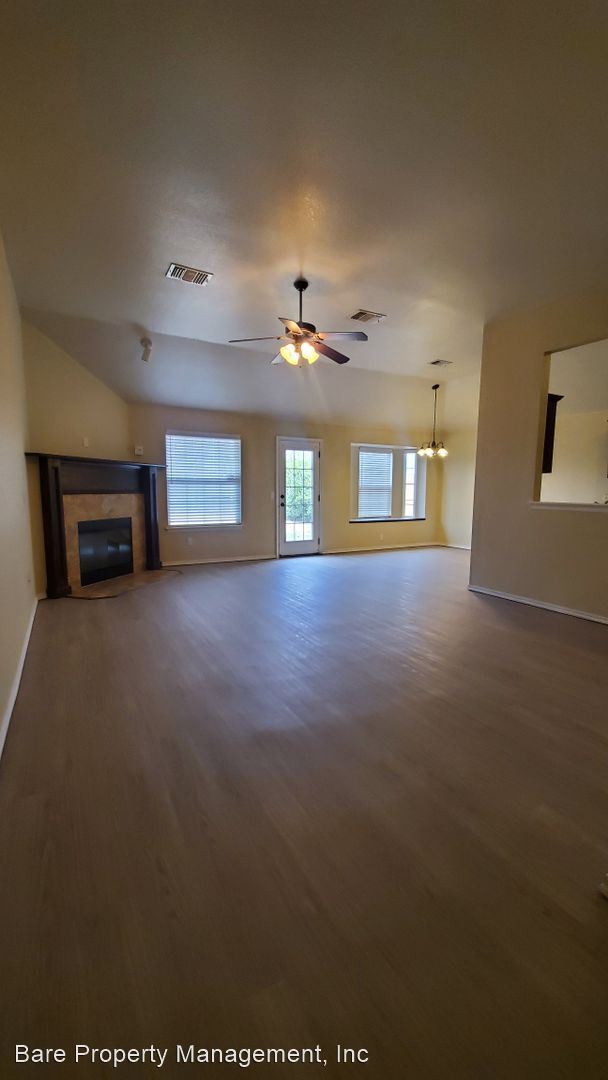 Foto del edificio - 221 Tecumseh Meadows Dr