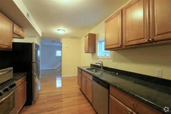 Building Photo - 29 Elmwood St