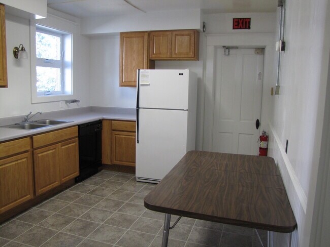 322 1st kitch - 322 S Burrowes St