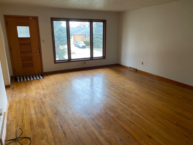 Foto del edificio - 2921 Woodlawn Dr