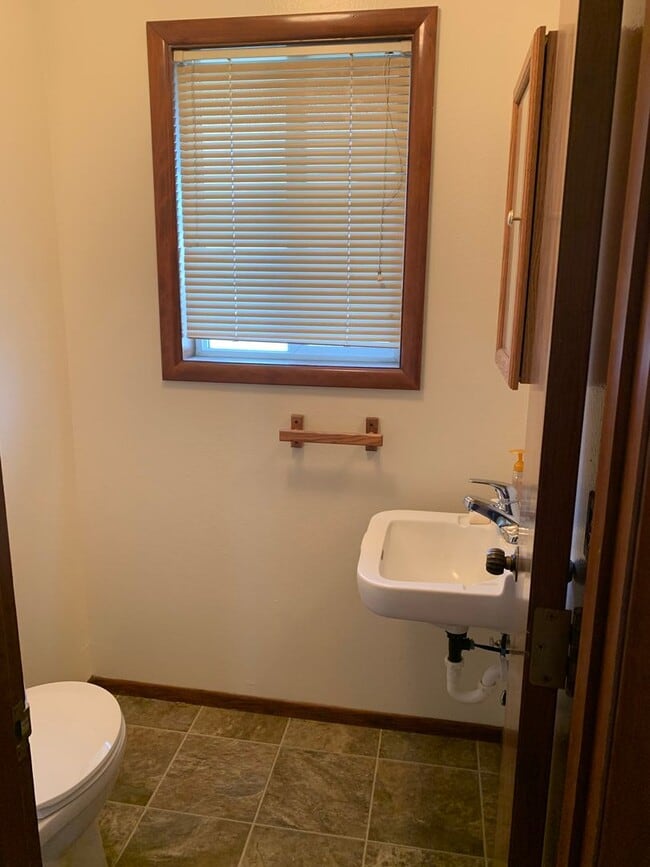 Building Photo - Single Story House in Stayton