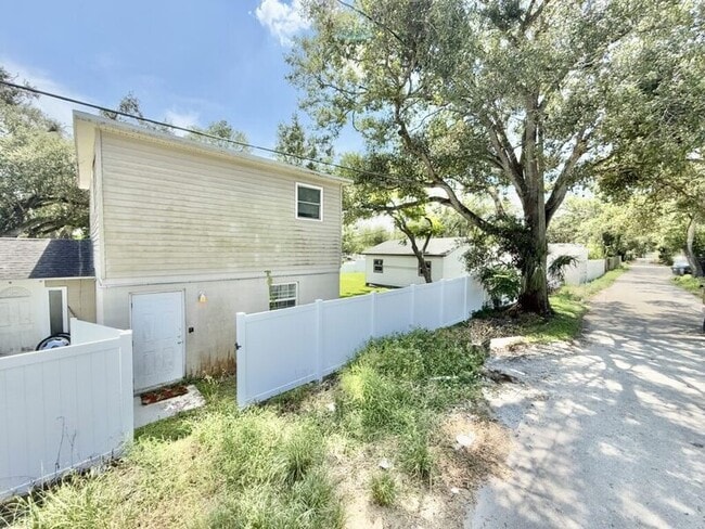 Building Photo - 7512 E 21st Ave