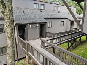 Building Photo - 14 Middle Village Way
