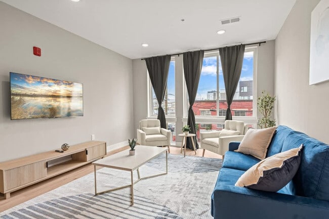 Building Photo - 916 N Delaware Ave