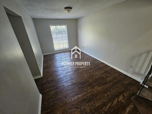 Foto del edificio - 5808 Lynnfield Cove