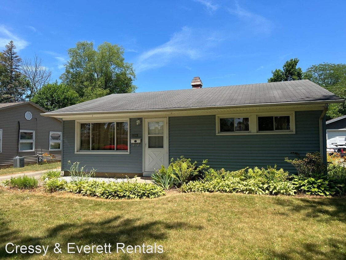 3 br, 1 bath House 1615 Sheffield Ave House Rental in Niles, MI