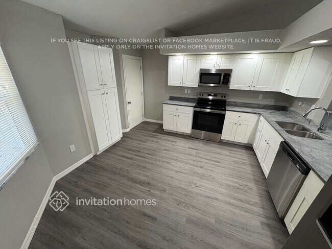 Foto del edificio - 1187 Desmond St