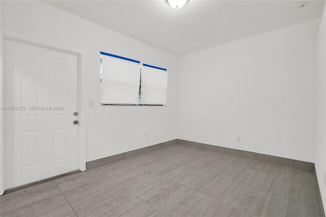 Foto del edificio - 13390 NE 6th Ave