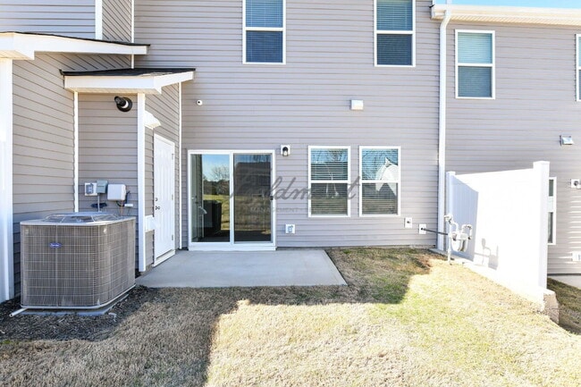 Building Photo - 429 Ellis Mill St