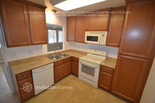 Foto del edificio - 6353 Edgerton Way