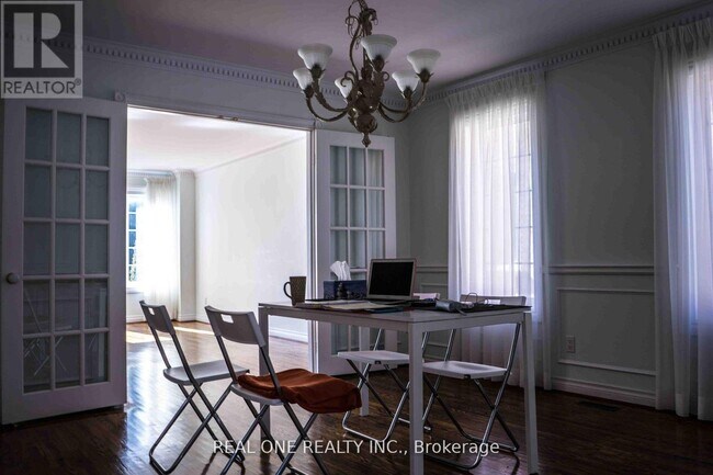 Building Photo - 46 Elmsley Dr