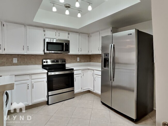Foto del edificio - 19242 N 5th Pl