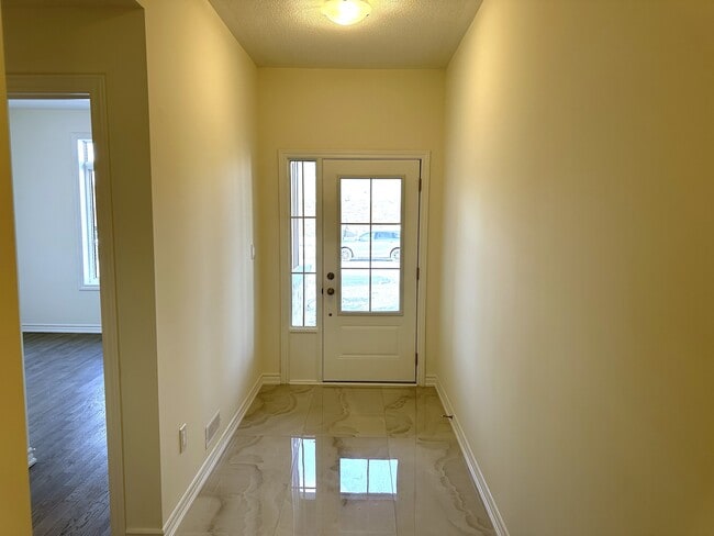 Building Photo - Tranquil and Private Bungalow in Bobcaygeo...