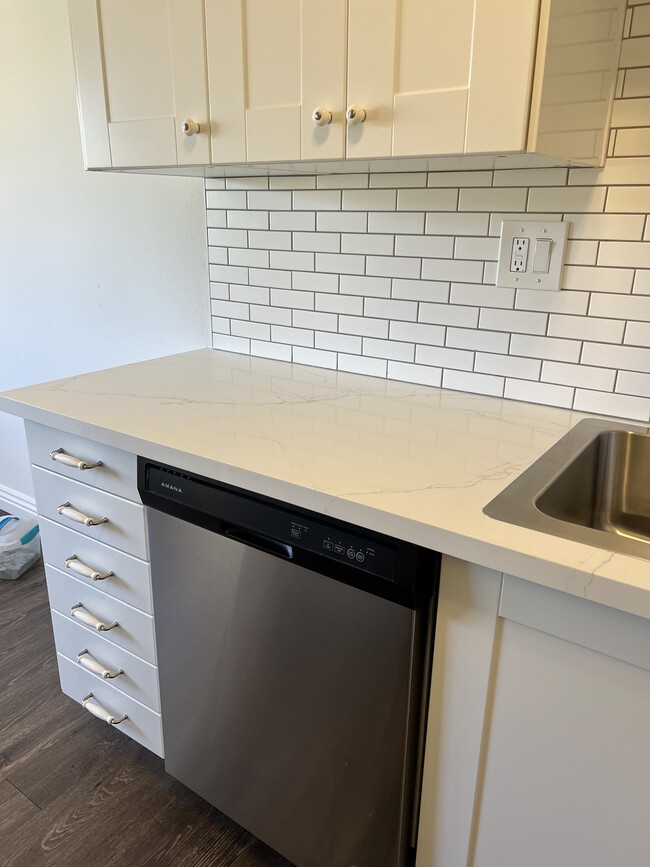 newly remodeled kitchen - 6640 Simpson Ave