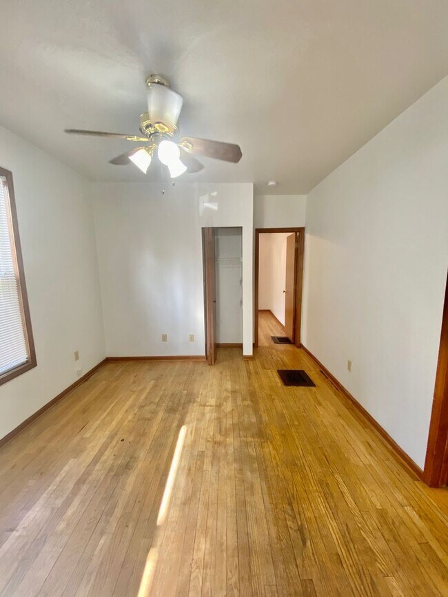 Building Photo - 120